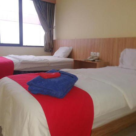 Hotel Mayang Sari 2 Jambi Exterior foto